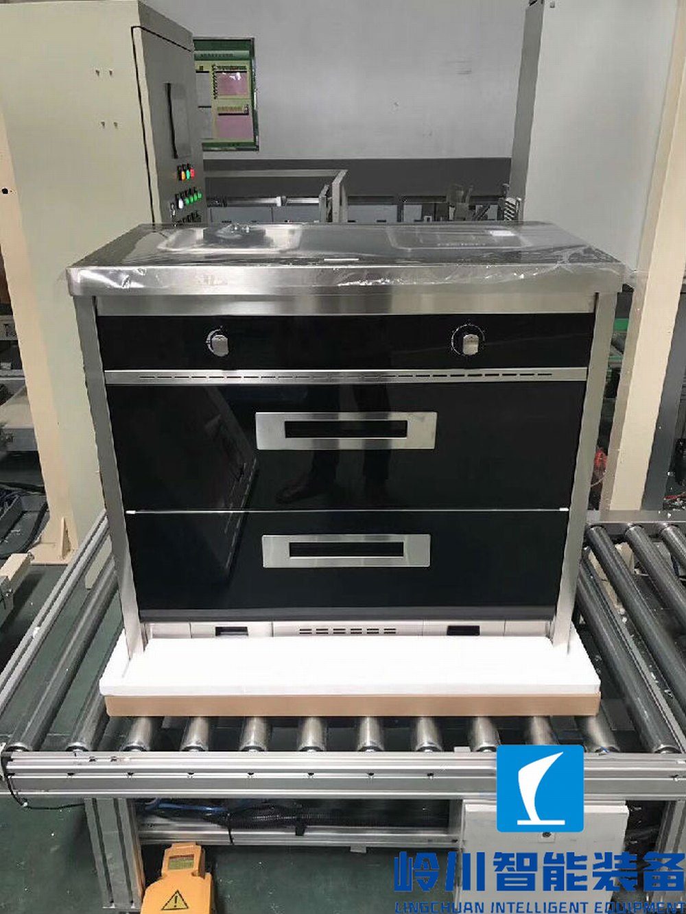 1668829618641665.jpg 櫥柜生產(chǎn)線4.jpg