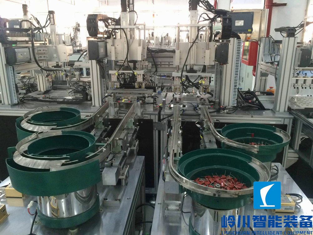 1669178057957549.jpg 汽車(chē)LED燈泡組裝機(jī)3.webp.jpg