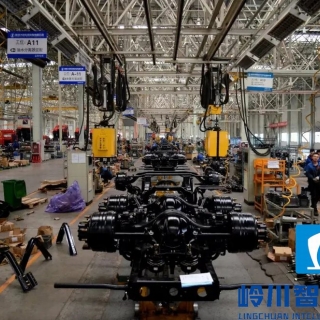 自卸車(chē)生產(chǎn)流水線(xiàn)