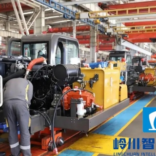 挖掘機(jī)流水線(xiàn)